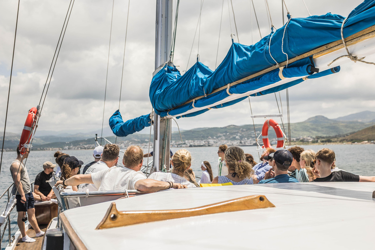 Chania: Luxury Gulet Cruise to Balos & Gramvousa with Lunch