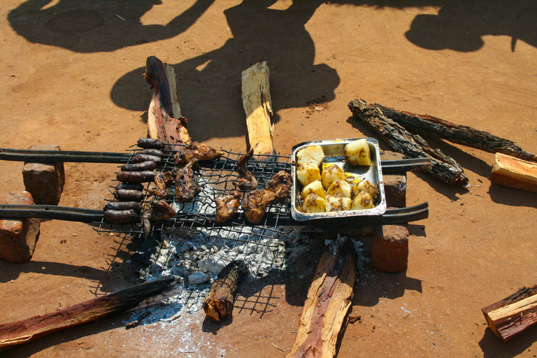 Von Victoria Falls aus: Batoka-Wanderung &amp; Ndebele-Dorf-Tour