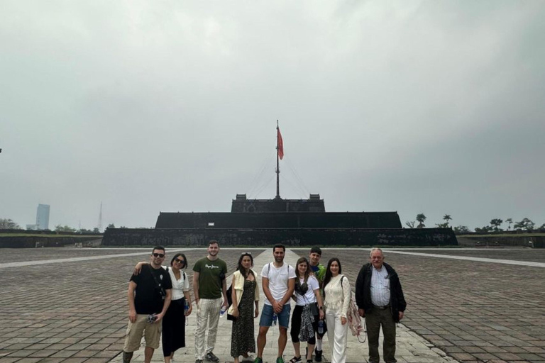 De Da Nang: Exploração particular de Hue, com motorista que fala inglês.