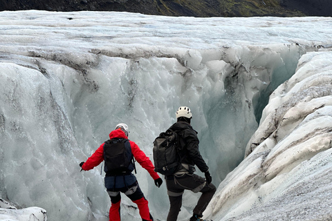 Vík: Sólheimajökull Private Glacier Walk with Guide