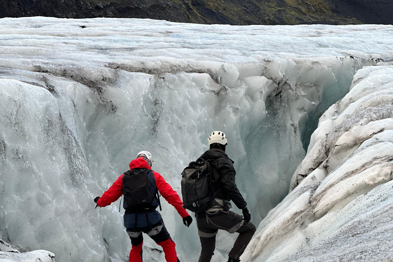 Vík: Sólheimajökull Private Glacier Walk with Guide
