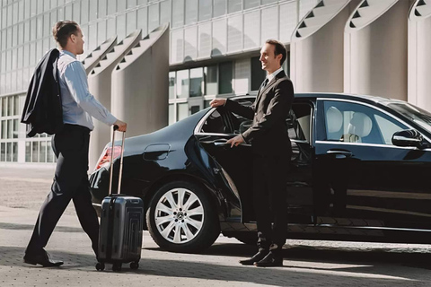 Baku: Airport Private Transfer with City Highlights