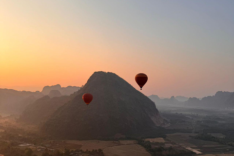 Vang Vieng: ballonvaart met ophaalservice vanaf je hotel in de stad