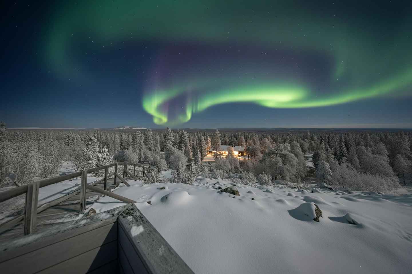 Rovaniemi: Guaranteed Northern Lights Magic Adventure