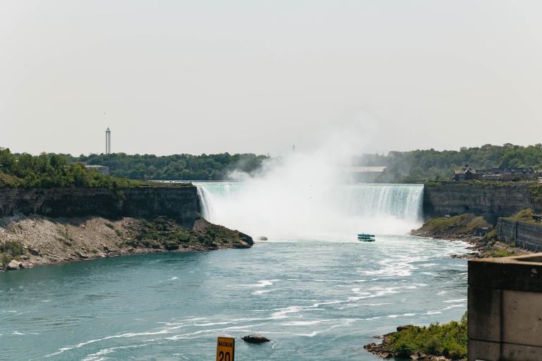 Toronto : chutes du Niagara, bus VIP & croisière facultativeToronto : chutes du Niagara en bus VIP, attraction, déjeuner