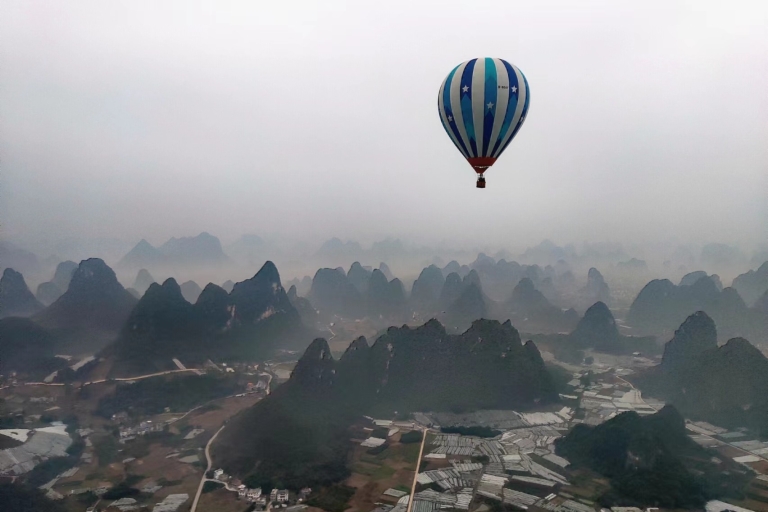 Billete para la Experiencia del Amanecer en Globo Aerostático en YangshuoSalida de Xingping 4:45 h