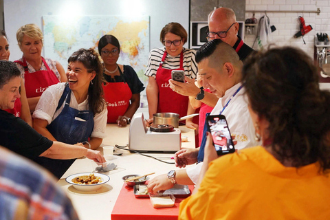 Shanghai: Chinese Cooking Class with Michelin Chef