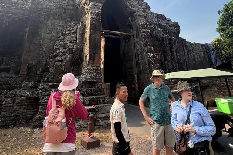 2-Day Phnom Penh to Siem Reap Tour with Angkor Wat Sunrise