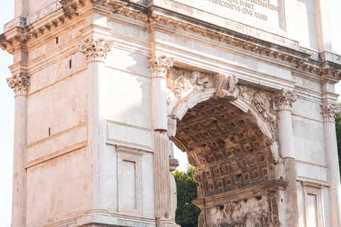 Roma: Coliseu, Monte Palatino, Experiência no Fórum RomanoColiseu com acesso padrão e guia de áudio