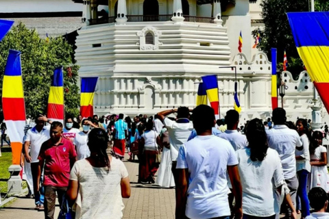 Kandy City Tour: Private Guided Tour of the City by Tuk-Tuk