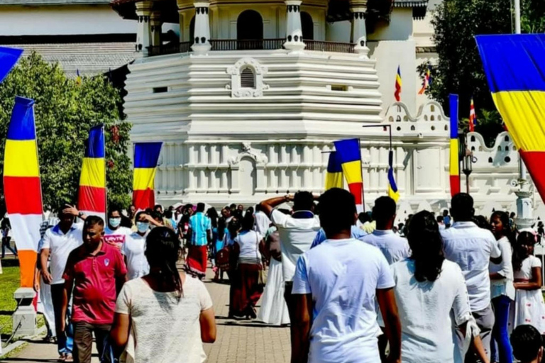 Kandy City Tour: Private Guided Tour of the City by Tuk-Tuk