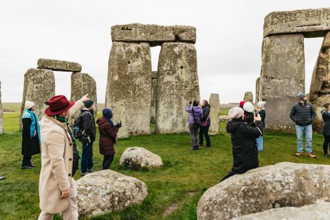 Z Londynu: jednodniowa wycieczka do Stonehenge Inner Circle i Windsor