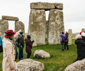 Desde Londres: Excursión de un día a Stonehenge Inner Circle y Windsor