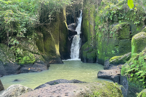 Manila: Private geführte Wanderung zu den Hulugan-Wasserfällen mit Abholung vom Hotel