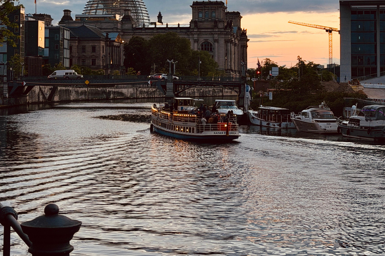 Berlin Night Walking Tour - Iconic Illuminated Landmarks Private Berlin Sunset Walking Tour - Iconic Landmarks