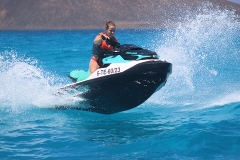 Corralejo: 2 hours of water sports with jet ski!