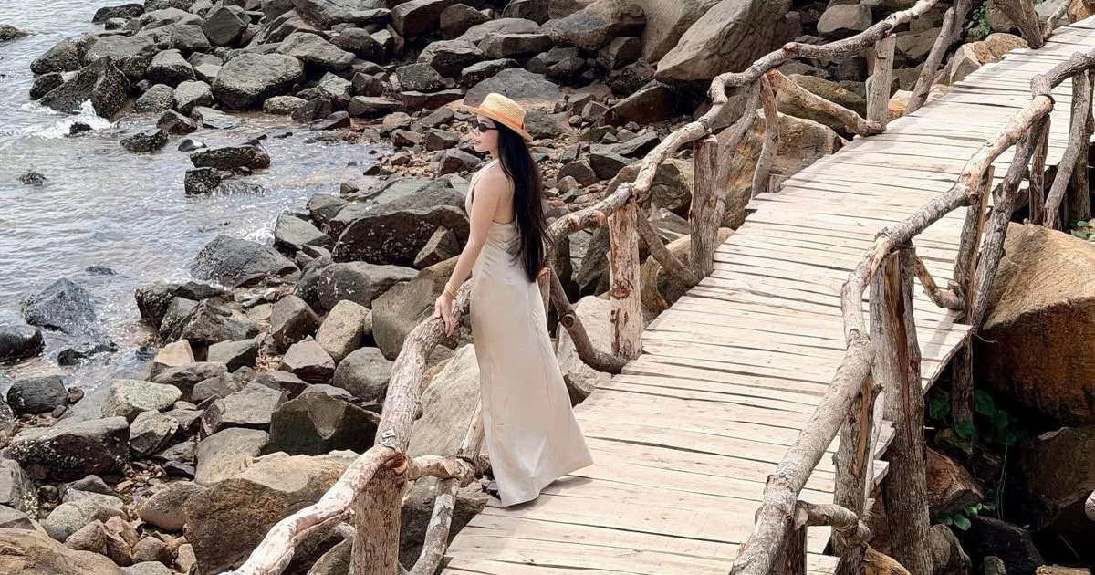 Best Family & Friend Day Trips and Activities in Vietnam 109 Côn Đảo: 2-Day Island Adventure with Flights from HCMC