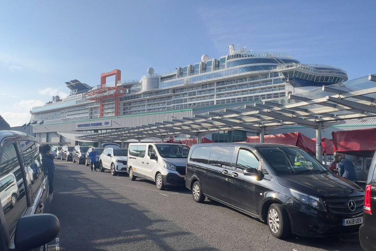 London to Southampton Port - Optional Via Stonehenge 4 Passengers MPV Vehicle