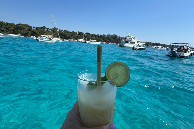 3-Hour Private Boat Cruise: Cap d'Antibes, Théoule, and Lérins Islands
