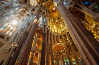 Barcelona: Führung durch die Sagrada Família mit Zugang zu einem Turm