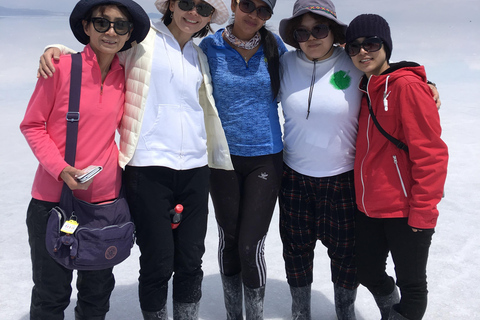 La Paz - Uyuni: Comfortable Private Transfer with Tour Guide