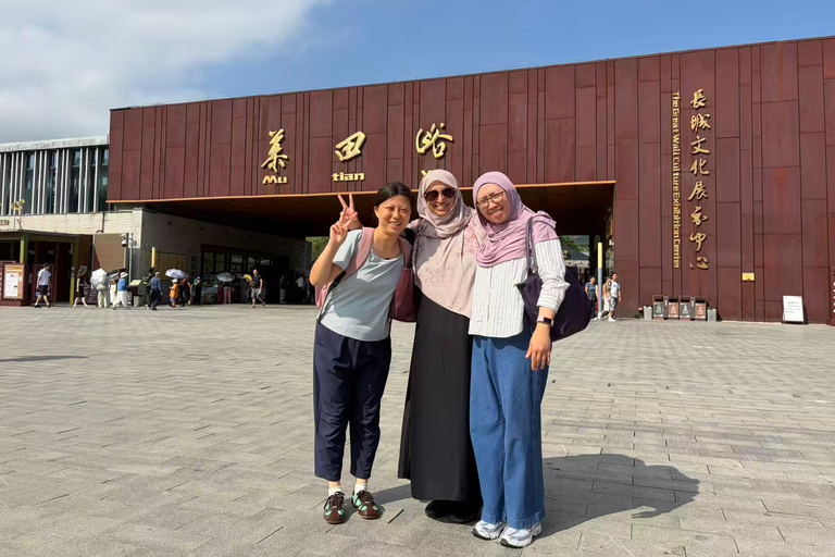 Beijing: Mutianyu Great Wall Shared 7-seat Van Tour & Ticket