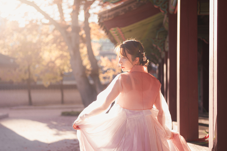 Palazzo Gyeongbokgung della Corea del Sud: Fotografia professionale di HanbokPalazzo Gyeongbokgung della Corea del Sud: Fotografia Hanbok di Professioanl