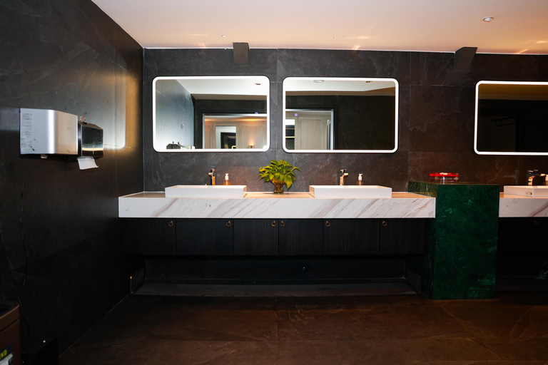 HCMC Elite Chill Set: Refreshing Luxury on the Saigon River Elite Chill Set