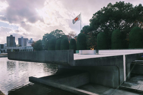 Tokyo: 5-Day Private Tour to Hiroshima with Transport