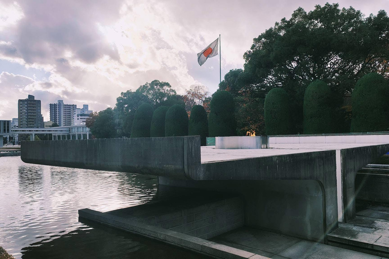 Tokyo: 5-Day Private Tour to Hiroshima with Transport