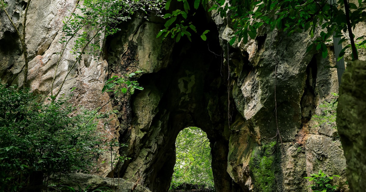 Da Nang/Hoi An: Golden Bridge Ba Na Hills & Marble Mountains