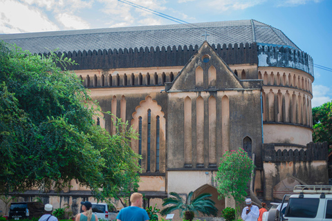 Zanzibar : Stone Town, visite des épices et de l'île prison avec déjeunerVisite privée