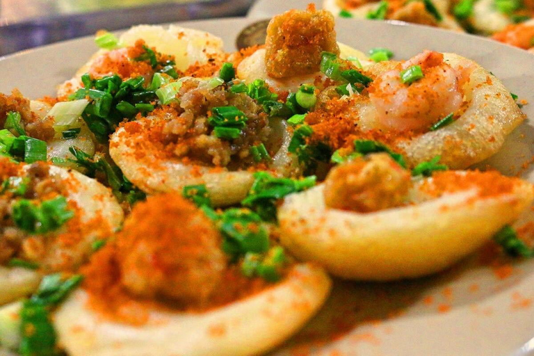 HCM: Melhor comida de rua e excursão turística com um guia amigávelHCM City: Visita à comida de rua de mota com um guia simpático