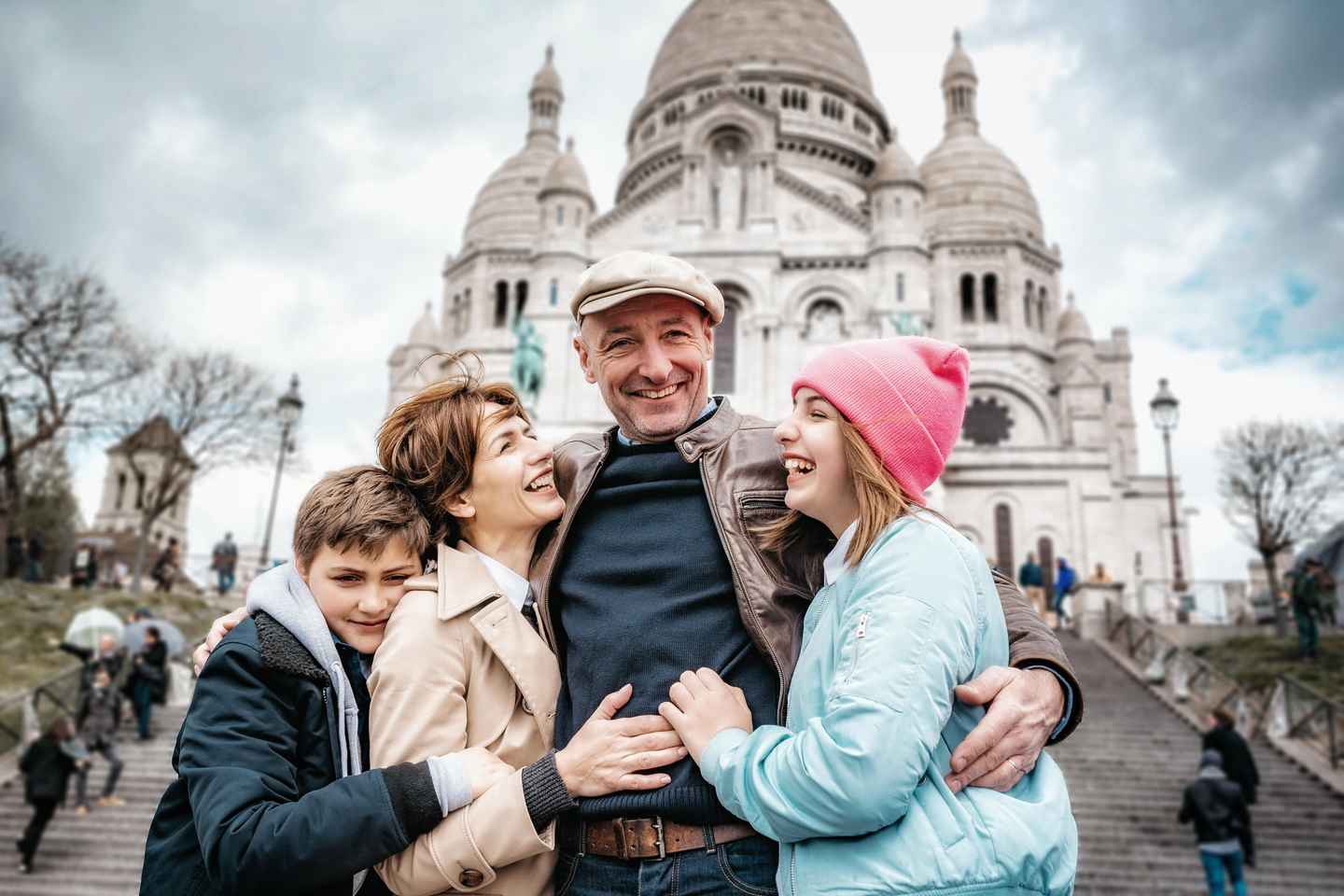 Paris: Private Montmartre Photoshoot with Parisian Charm
