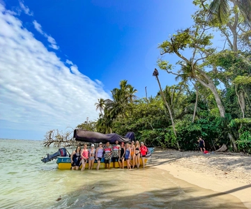 CAHUITA: NATIONAL PARK SNORKELING AND HIKING *CERTIFIED LOCAL TOUR GUIDE*.