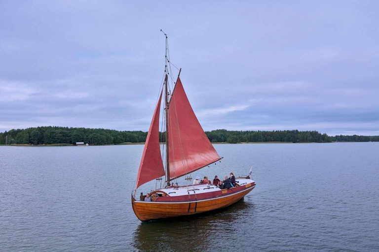Turku: Archipelago: Sailing Trip with Viking Settlement Hike