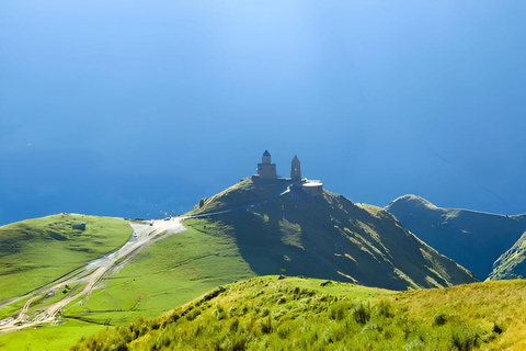 Tbilisi: Kazbegi Ananuri Zhinvali Gudauri Guided Day Trip
