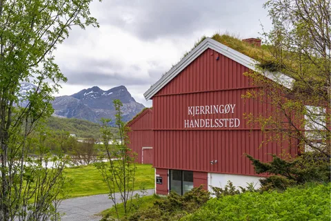 Bodø: Kjerringøy & Silent Coastal Cruise