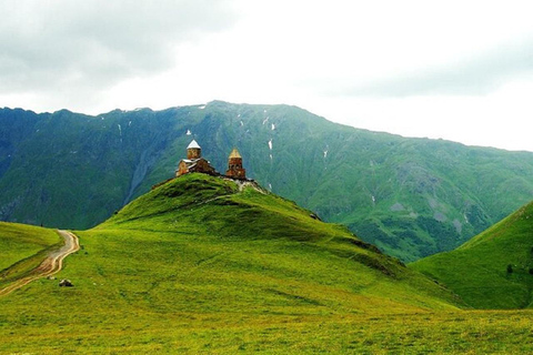 Passeio em Kazbegi