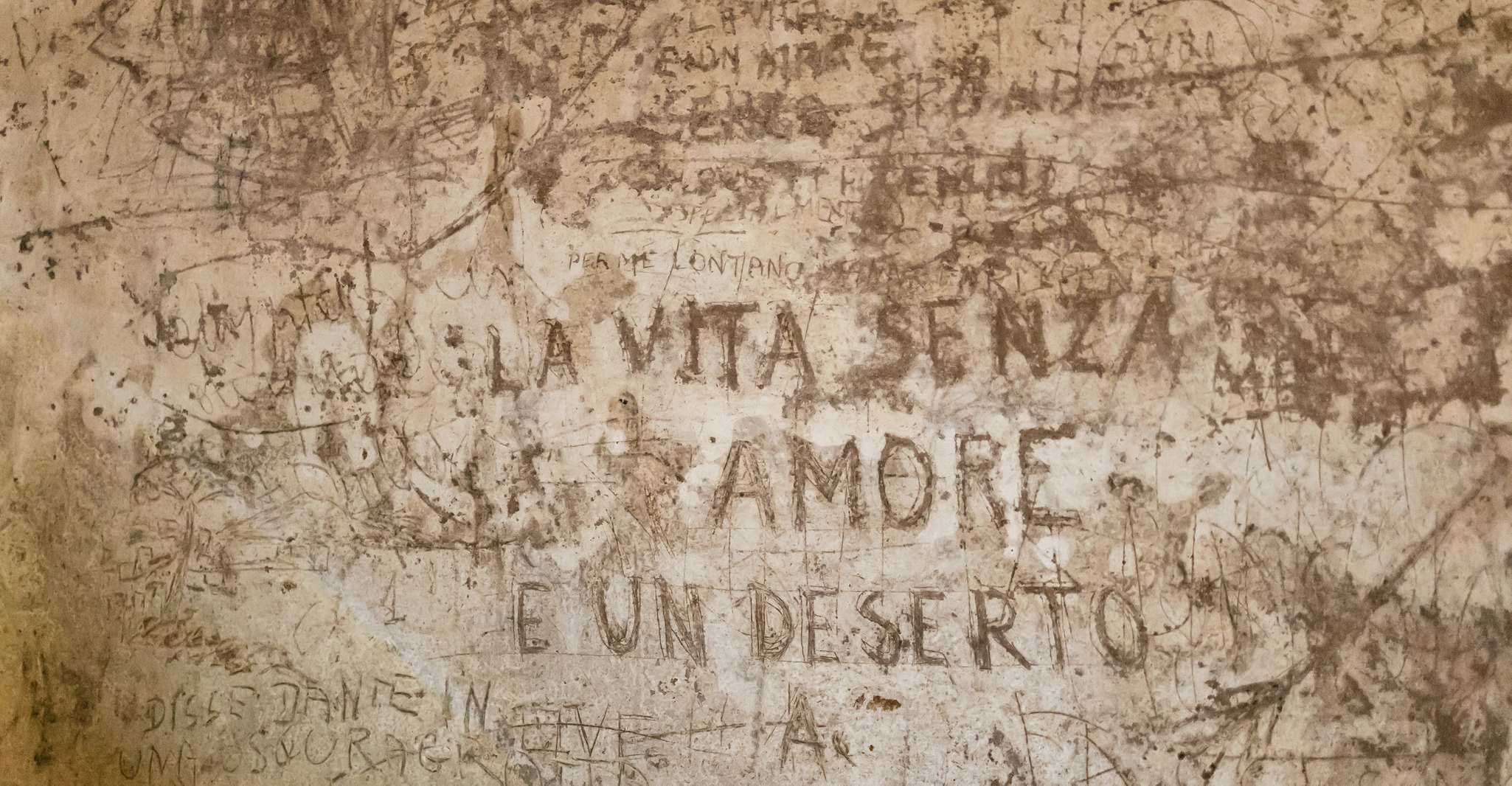 Napoli, Quartieri Spagnoli Tour Guidato della Metropolitana - Hizvo