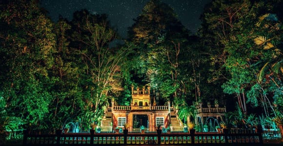 Cairns: Paronella Park Rainforest Full-Day Tour with Dinner