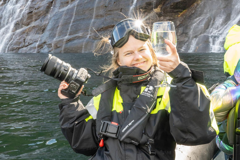 Bergen: Modalen RIB Fjord Safari with Lunch & Transfer