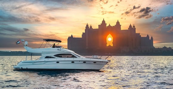 Dubai Marina 2-Hours Yacht Tour with Tropical Drinks