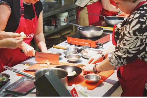 Shanghai: Chinese Cooking Class with Michelin Chef