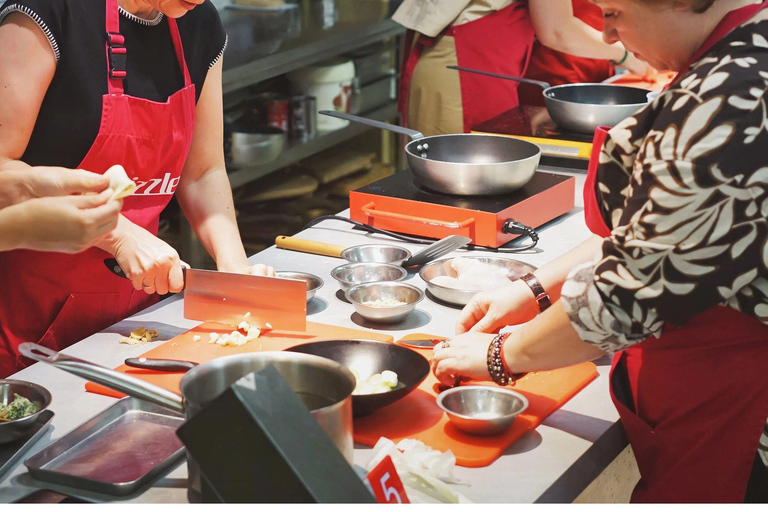 Shanghai: Chinese Cooking Class with Michelin Chef