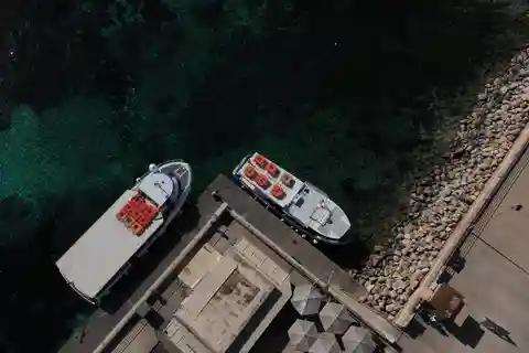 Färjetrafik till Blå lagunen (valfritt stopp i Gozo) & Grottutflykt