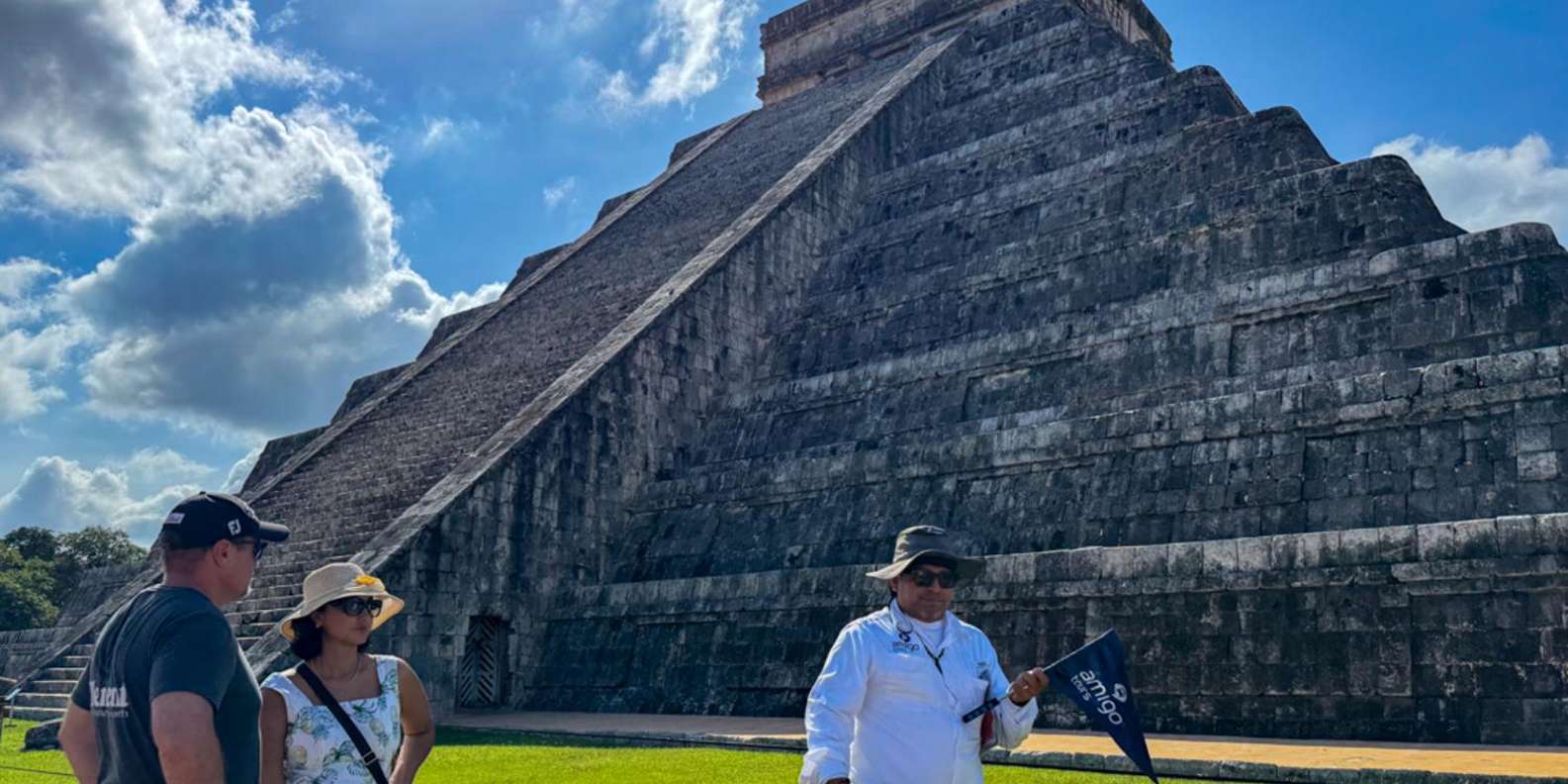 从坎昆出发奇琴伊察、仙人洞和巴利亚多利德一日游| GetYourGuide, image size:1585x792