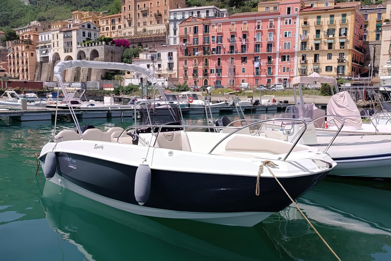 Explore the Amalfi Coast in a day CAYMAN (40 hp, 5.85 m)