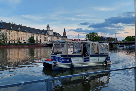 Wroclaw: Sunset Catamaran Cruise with Drink and Music