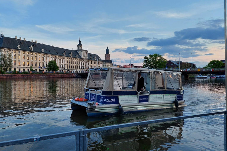 Wroclaw: Sunset Catamaran Cruise with Drink and Music